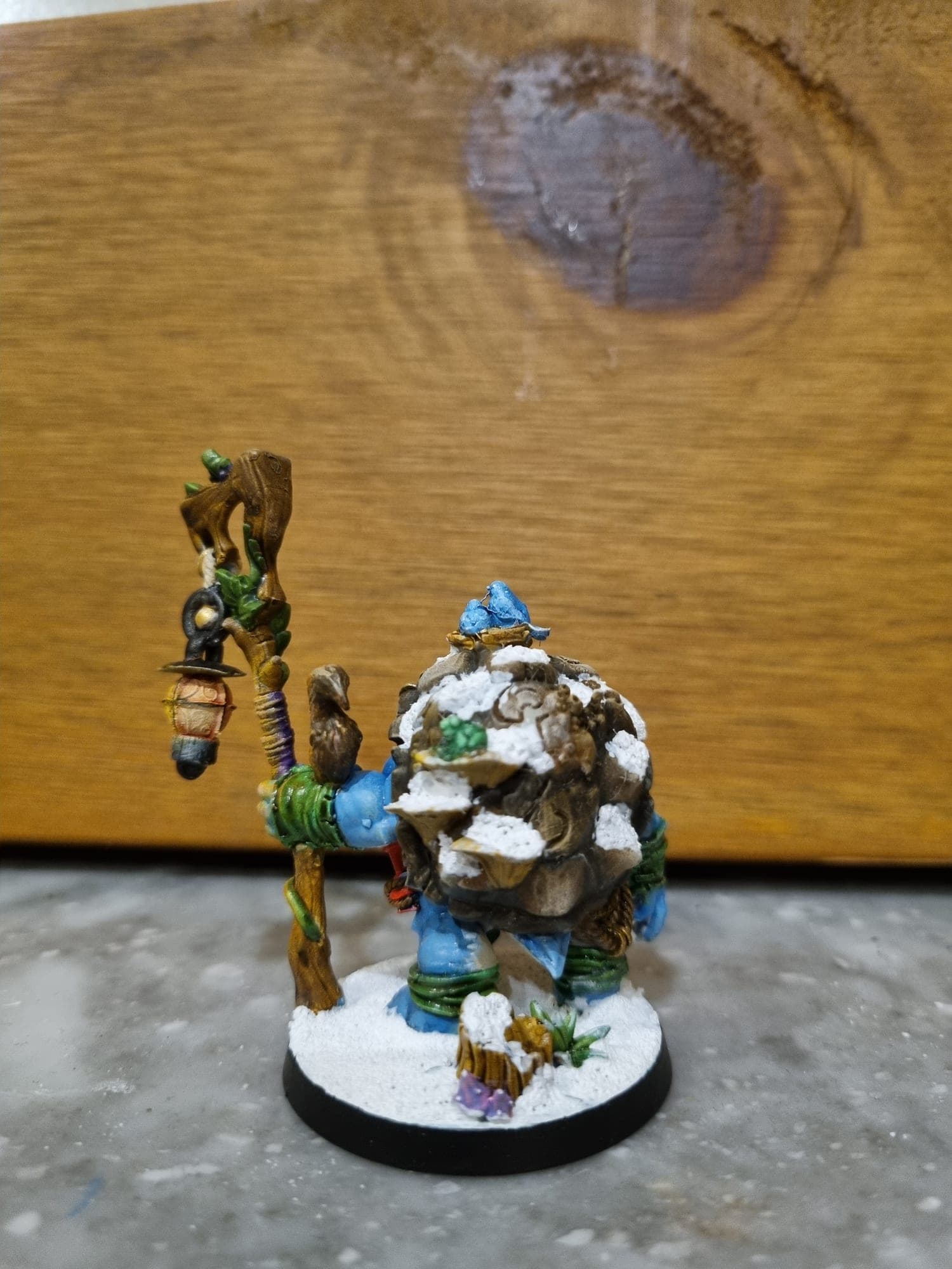 The same model from behind, showing the loaded pack.
